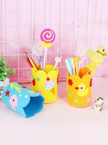 8 pièces de porte-stylo fait maison en feutre créatif avec des animaux de bande dessinée cousus à la main en 3D. Boîte de rangement de bureau circulaire pour enfants. Matériel DIY pour l'école maternelle. Artisanat pour enfants. Idéal pour la rentrée scolaire et les récompenses cadeaux.