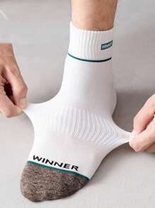 5 Pairs Men's Crew Socks, Solid Colors Japanese Letter Street Sports Breathable Moisture Wicking Socks