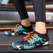 男女通用网眼透气钩环闭合不对称外底图案涉水鞋和水鞋，适合户外徒步旅行、海滩、水上运动、健身