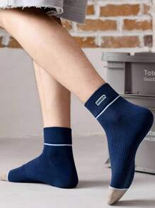 5 Pairs Men's Crew Socks, Solid Colors Japanese Letter Street Sports Breathable Moisture Wicking Socks