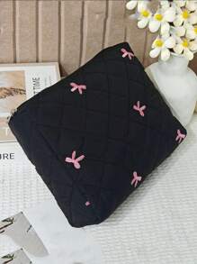1pc New Embroidered Bow Makeup Bag, High-Aesthetic, Minimalist, Versatile, Quilted Checkered Embroidered Bow Pattern Women Cosmetic Organizer Pouch, Daily Essentials Storage, Student Pencil Case, Suitable For Shopping, Travel, Portable,For Holiday Beach, Bathroom Collection, Bedroom Collection, Large Capacity