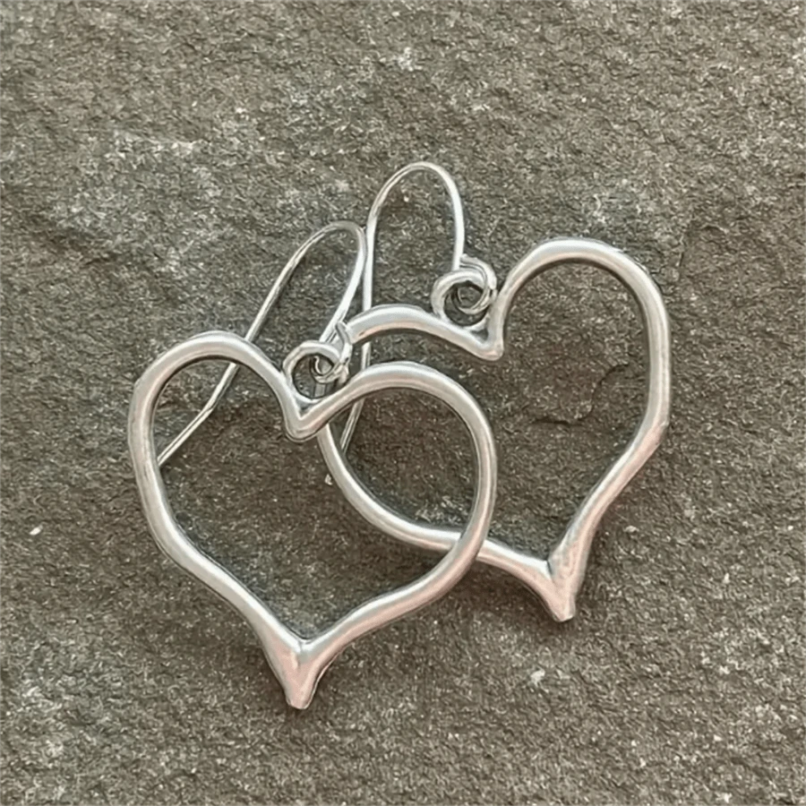 1 Pair Vintage Minimalist Hollow Heart Shape Pendant Earrings, Fashion Women Jewelry Gift For Party