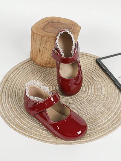 زوجان من الشباشب الناعمة الكلاسيكية المتعددة الاستخدامات للبنات، مقاوم للانزلاق، تصميم جديد مريح للأطفال، مناسب للربيع والصيف والخريف والشتاء