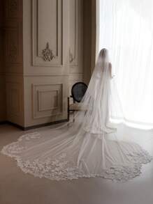 1pc Luxury European Style Wave Lace Trim Handmade Lace Bridal Veil, Extra Large Train White Long Wedding Photography Outdoor Garden Soft Tulle Wedding Accessory Valentine's Day Accessories - Beige - View 1