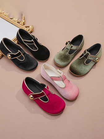 1双女童真皮鞋，2025年春/秋新款时尚表演/公主舒适平底鞋