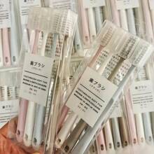 4 sztuki japońskich szczoteczek do zębów z miękkim włosiem w kolorze makaronika z osłonkami ochronnymi - przenośna i profesjonalna pielęgnacja zębów dla dorosłych