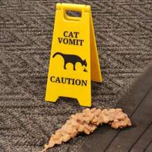 1 pieza de señal divertida de gato vomitando, señal de advertencia de vómito de gato, señales de advertencia de vómito divertidas, regalos de broma lindos, decoración de escritorio novedosa impresa en 3D adecuada para el hogar, el exterior, la oficina y el aula, el mejor regalo para familiares y amigos