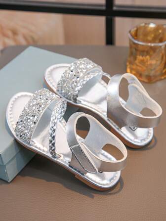 1 par fashionabla, glänsande och vackra platta flicksandaler i felik stil, perfekta för sommarkläder