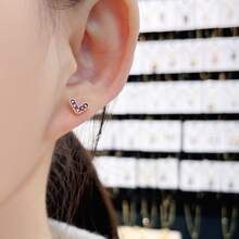 1 paire de boucles d'oreilles cloutées au cœur mini élégantes et à la mode en zircone cubique, avec plusieurs couleurs, pour le port quotidien, les rendez-vous, les cadeaux de la Saint-Valentin pour femmes