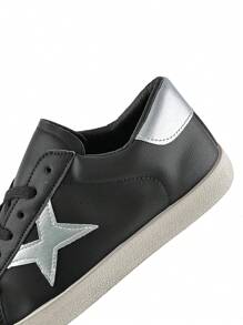 超纖軟皮小白鞋百搭休閒鞋女單鞋春款鞋底做舊星星板鞋