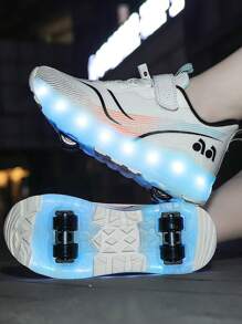 男女通用旱冰鞋，可充电 4 轮闪光灯带开关，10 种照明模式，LED 渐变色条纹，钩环低帮休闲运动鞋，适合夜间出游和户外活动 - 黑與白 - 查看 4