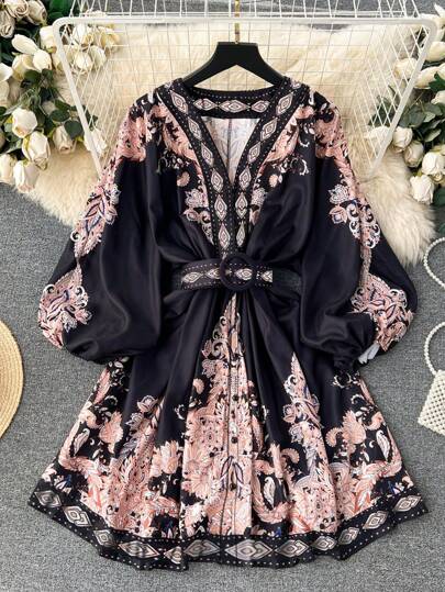 印花灯笼袖纽扣前开襟连衣裙，波西米亚风格，长袖短款印花修身连衣裙，女士秋冬度假装