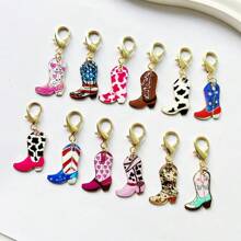 12 Stück Set mit Vintage Western-Stil verwitterten Cowboy Stiefel Schlüsselanhängern, Zink-Legierung Accessoires, verschiedene Stiefeldesigns, geometrische Muster, bohemian Thema, geeignet für DIY Schmuckherstellung, Halsketten, Schlüsselanhänger und Handyanhänger, Autoaccessoires, Taschenanhänger, Schulbedarf