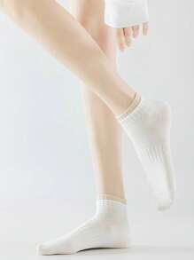 7 pares de calcetines de tobillo deportivos de bloques de color para mujer, calcetines cortos blancos y versátiles, apropiados para uso diario, primavera y verano