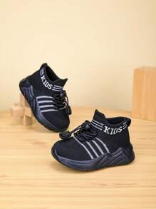 Nuove sneaker casual semplici per bambini, morbide, traspiranti in rete, antiscivolo, leggere, slip-on da esterno, adatte per tutte le stagioni