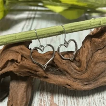 1 Pair Vintage Minimalist Hollow Heart Shape Pendant Earrings, Fashion Women Jewelry Gift For Party