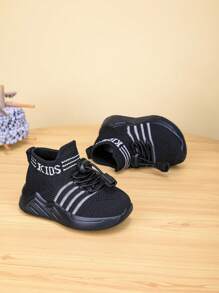 Nuove sneaker casual semplici per bambini, morbide, traspiranti in rete, antiscivolo, leggere, slip-on da esterno, adatte per tutte le stagioni
