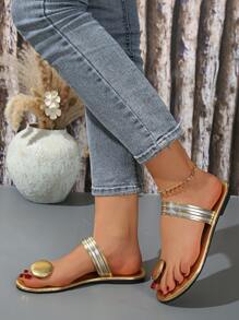 Sandálias planas femininas simples da moda com alça no dedo do pé, chinelos de verão - Ouro - Ver 5