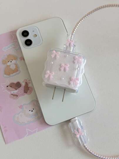 Set de 5 piezas de accesorios para cargador de teléfono con diseño de lazo rosa claro y perla blanca falsa (20W/18W), que incluye protector de cable de carga, cubierta del cargador, cable de carga compatible y protector de adaptador