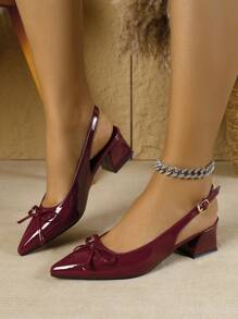 Talons hauts rouges vin femmes mode printemps et été 2025, sandales élégantes de dames avec nœud papillon, bout pointu enrobé à talon plateforme bloc à bride à la cheville
