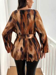 Blusa de mujer con cuello en V cruzado, cintura ceñida y vuelo, en estilo de teñido anudado y degradado de acuarela, para primavera - Café integral - Ver 2