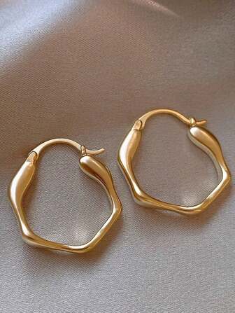 1 Pair Of Golden Cold Style Metal Twisted Earrings And Earrings, Suitable For Gifts For Lovers And Daily Wear By Ladies