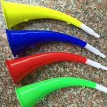 2 件装活力大号牛角口哨 - 塑料，运动主题啦啦队和足球迷道具，无需电池，带挂绳 - 黄色、蓝色、红色、绿色