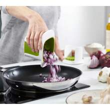 Joseph Joseph ChopCup Vegetable Chopper And Dicer, Stainless Steel Blades, White - 1 - 查看 5