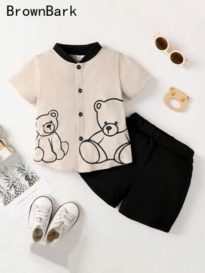 BrownBark 2 件套年轻男童夏季时尚可爱卡通熊领短袖衬衫和黑色短裤套装，休闲舒适的儿童服装适合日常穿着、上学、旅行、度假、派对