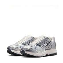 Nike WMNS AIR Pegasus 2005 - PHOTON DUST   CHROME-GRIDIRON-SAIL - View 2