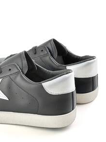 超纖軟皮小白鞋百搭休閒鞋女單鞋春款鞋底做舊星星板鞋