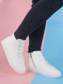 1 Pair Comfortable Sport Shoes With Tie Lace & Inner Zipper