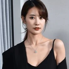 1pc New Style Heart-Linked Four-Leaf Clover Necklace, Foldable Heart Shape Fashion Choker Necklace, Suitable For Daily Wear