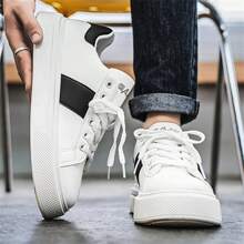 Men's Shoes 2025 New Simple Thick Sole Board Shoes Male Niche Sports Leisure Men's Small White Shoes