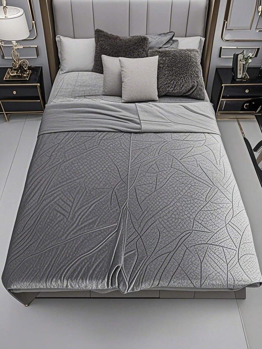 King Size Set Of Sheets With 2 Pillowcases. - Grey - View 1