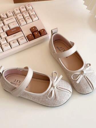 女童平底鞋宝宝漆皮乐福鞋幼儿公主鞋