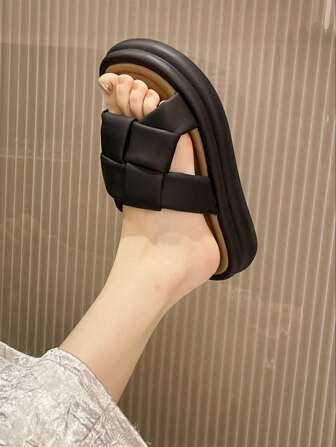 2025 夏季新款女士休闲平底拖鞋，厚底复古凉鞋，防滑沙滩鞋，时尚系带拖鞋，百搭女士凉鞋