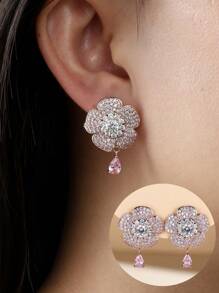 1 对时尚花朵设计耳环，镶嵌合成方晶锆石，风格简约优雅，百搭配饰