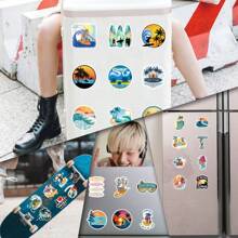 55 pièces Autocollants de plage de surf pour journaux, ordinateurs portables, bagages, pare-chocs, téléphones portables, scrapbooks, scooters, casques, autocollants et décalcomanies de voyage de voiture de dessin animé. Ces autocollants peuvent ajouter beaucoup de plaisir à votre vie.