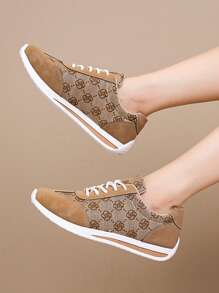 Women Cartoon Pattern Casual Sports Shoes, Lightweight Soft Bottom Athletic Sneakers, Low-Top Breathable Fitness Shoes - Brown - View 2