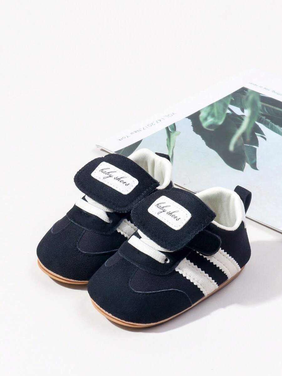 أحذية رياضية زرقاء داكنة جديدة من Yibubu، أحذية رياضية للأطفال الرضع من الجنسين، تصميم شريطي بسحاب وسوله مطاطية ناعمة مانعة للانزلاق، أحذية مسطحة للمواليد الجدد