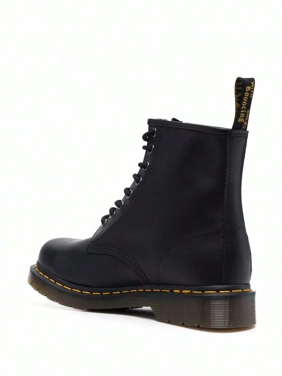 2976 yellow stitch smooth leather chelsea boots white
