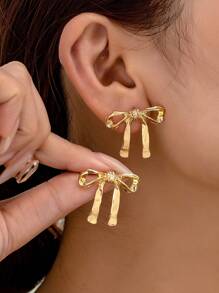 1 Pair Geometric Fashionable Elegant Simple Bow Stud Earrings, All Season