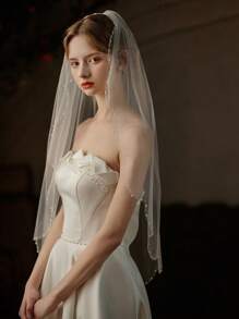 1件优雅新娘头纱，手工珍珠新月形婚礼发饰，带梳子，浪漫精致的面纱