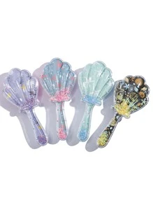 1 件带闪亮贝壳设计的尾部顺发刷，头皮按摩刷，干湿发均可无痛使用，非常适合女孩和女士以及热爱海洋元素的朋友