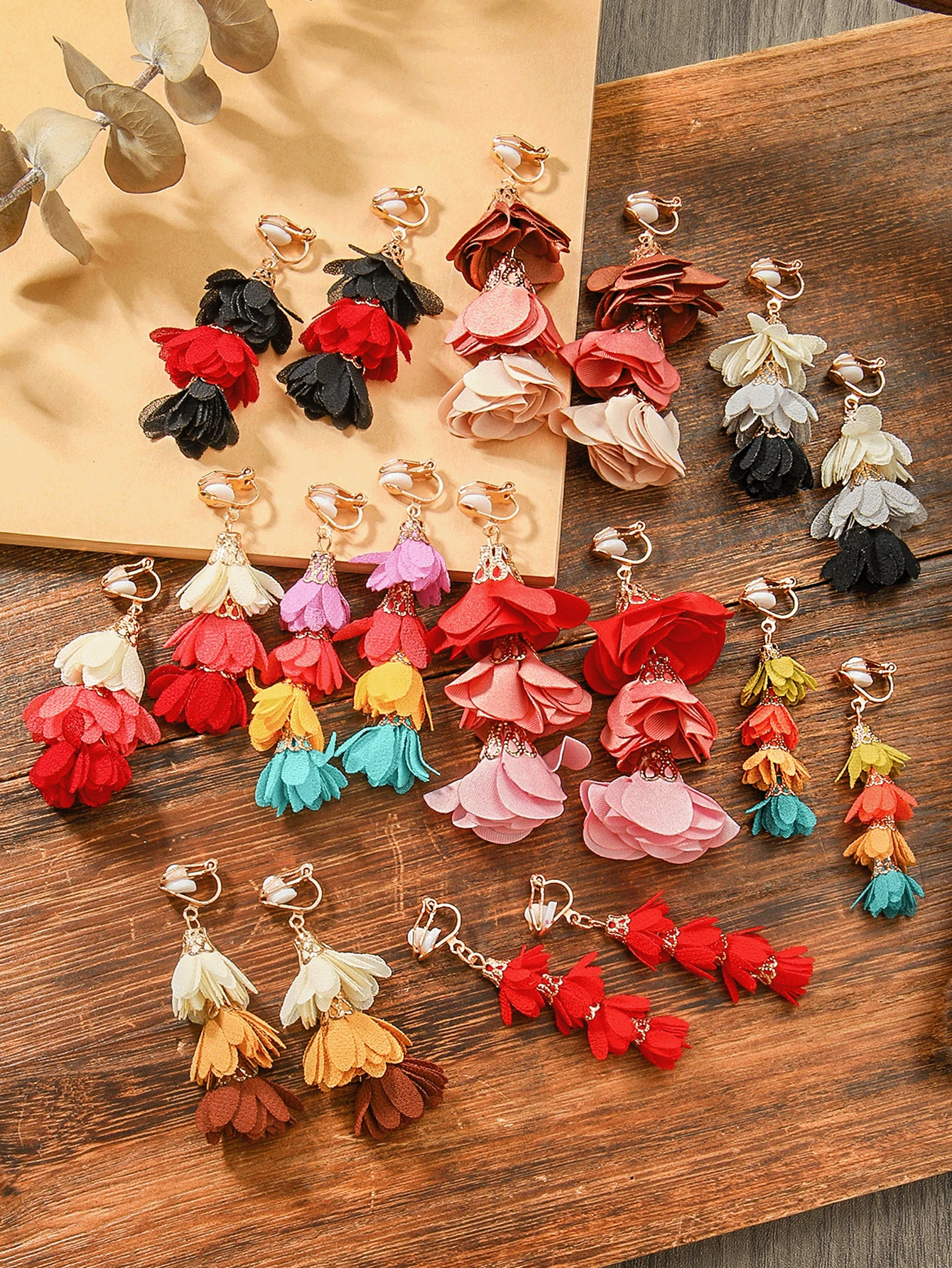 TopHanqi 9 件波西米亚风格多色几何夹式耳环套装，分层耳饰，适合日常、度假、旅行和派对佩戴