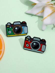 1pc Personalized Retro Camera Shaped Metal Alloy Badge, Fashionable Casual Accessory, Couples Gift Pin - Multicolor - View 4