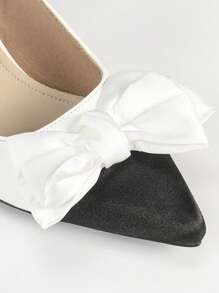 Zapatos de tacón alto de moda para mujer, combinación negro y blanco con material de satén, elegante y sexy para boda, fiesta, lindo tacón de bloque con punta abierta y lazo