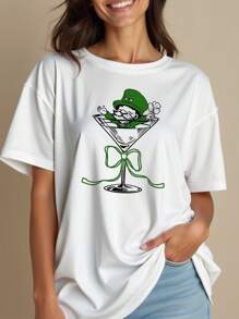 Oversized Style For Women, St. Patrick's Day Tee, Lucky Leprechaun Martini Shirt, St. Patty's Day Shirt For Women, Cute Green Shamrock Martini T-Shirt, Loose Type Shirt For Women, Perfect For Holiday Parties Or Gift Giving, Soft And Comfortable - 白色 - 查看 2