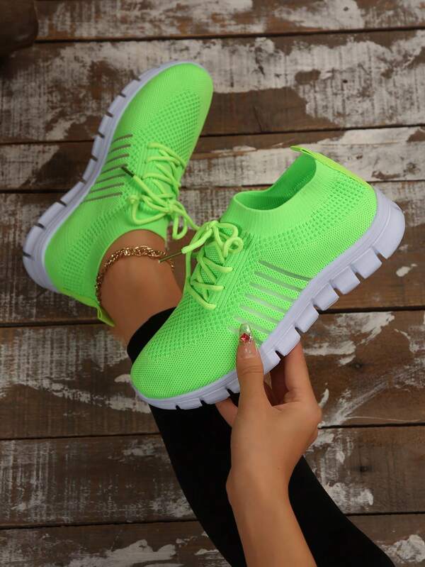 Tênis esportivos casuais com cadarço para casais, leves e versáteis, tênis de caminhada estilo mãe com cadarço e solado de malha